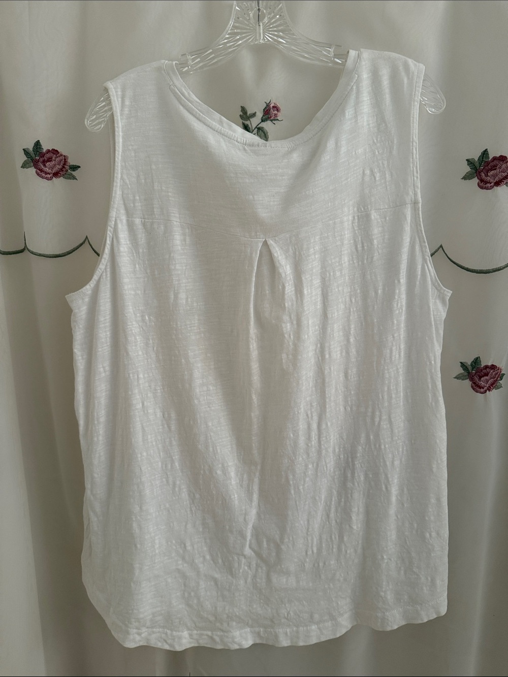 Style & Co. White V-Neck Tank with Chest Pocket - Picture 4 of 4